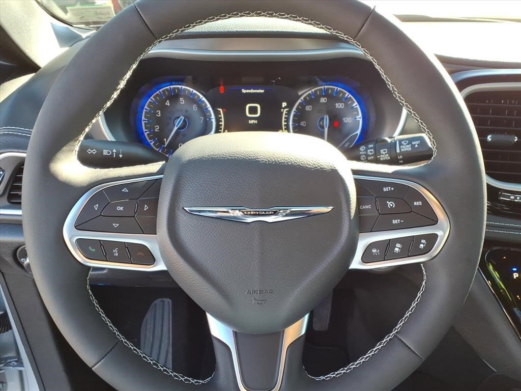 New 2026 Chrysler Pacifica Select image 27