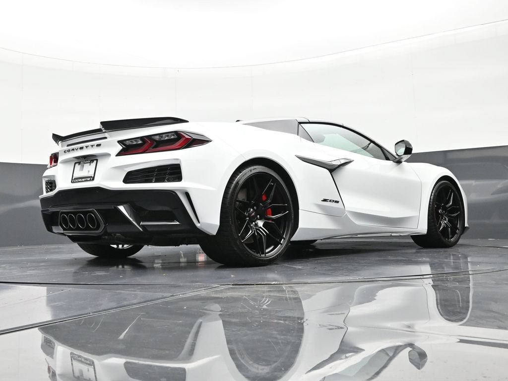 Used 2026 Chevrolet Corvette Z06 RWD image 21