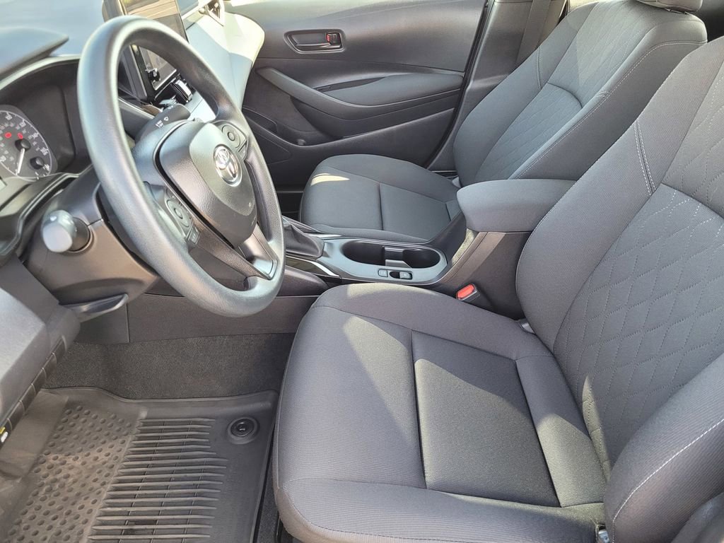 Used 2025 Toyota Corolla LE image 18