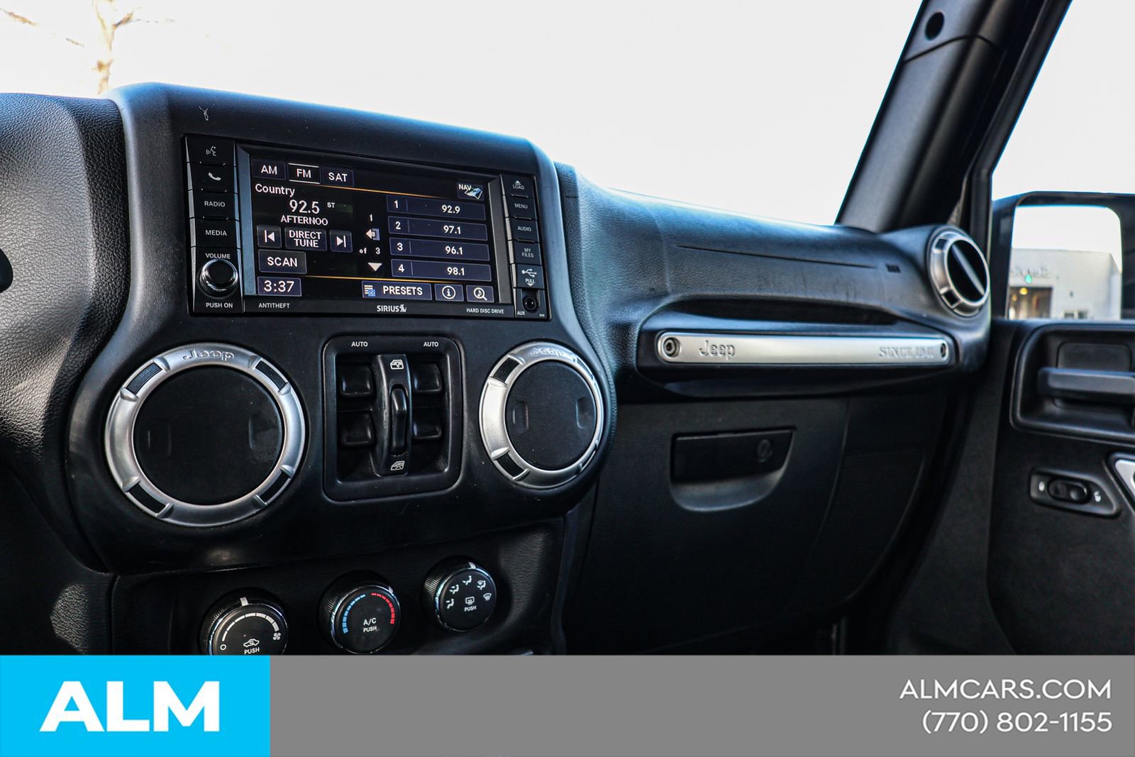 Used 2016 Jeep Wrangler Unlimited Sahara w/ Connectivity Group image 30