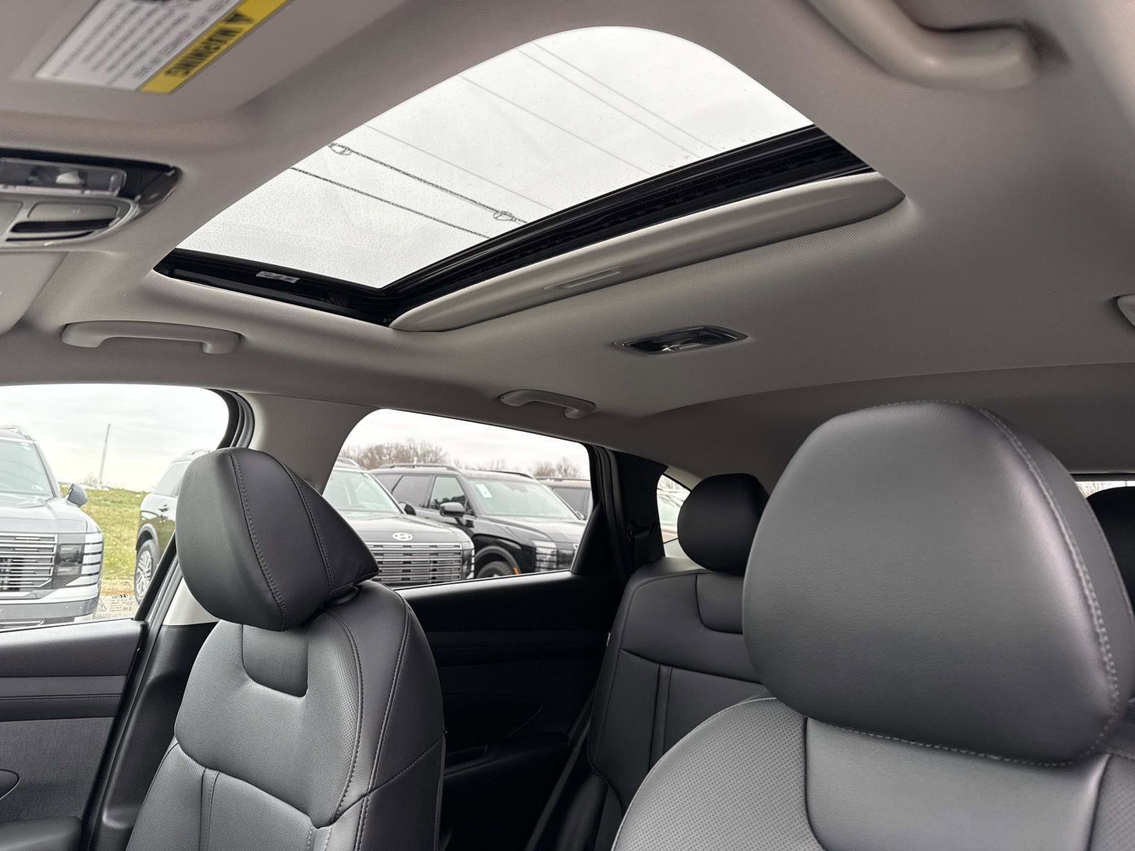 Used 2025 Hyundai Tucson SEL image 3