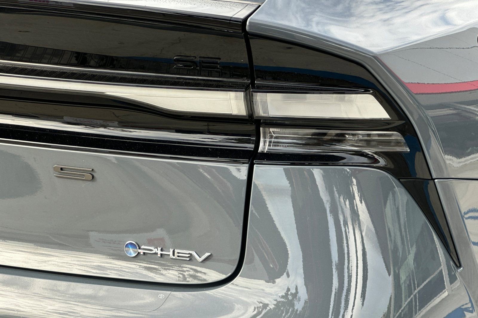 Used 2026 Toyota Prius Plug-In Hybrid FWD image 27