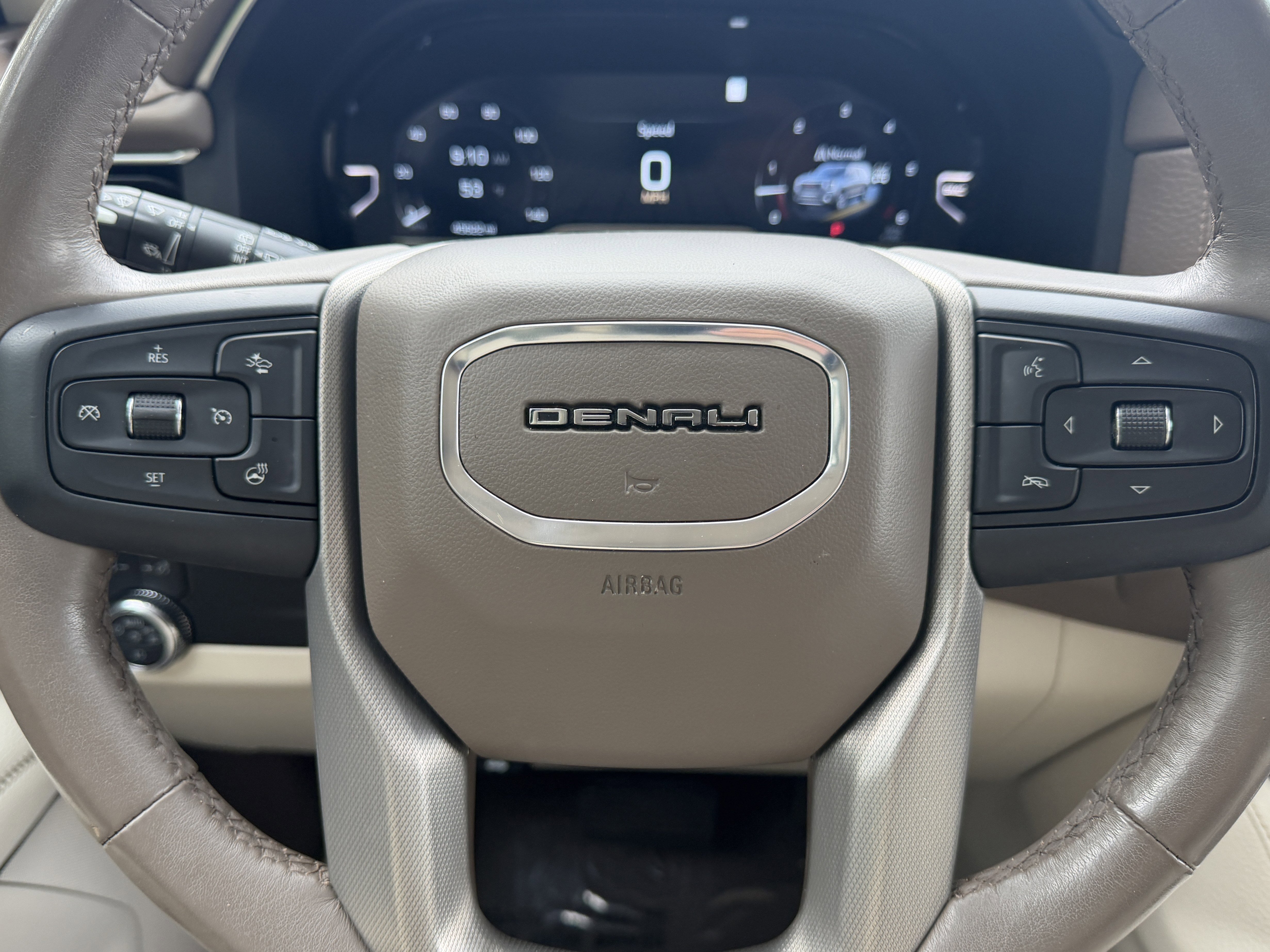 Used 2022 GMC Yukon Denali AWD/4WD image 38