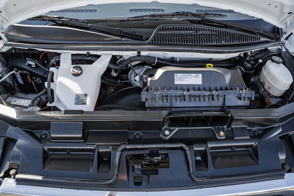 Used 2023 GMC Savana 2500 image 21