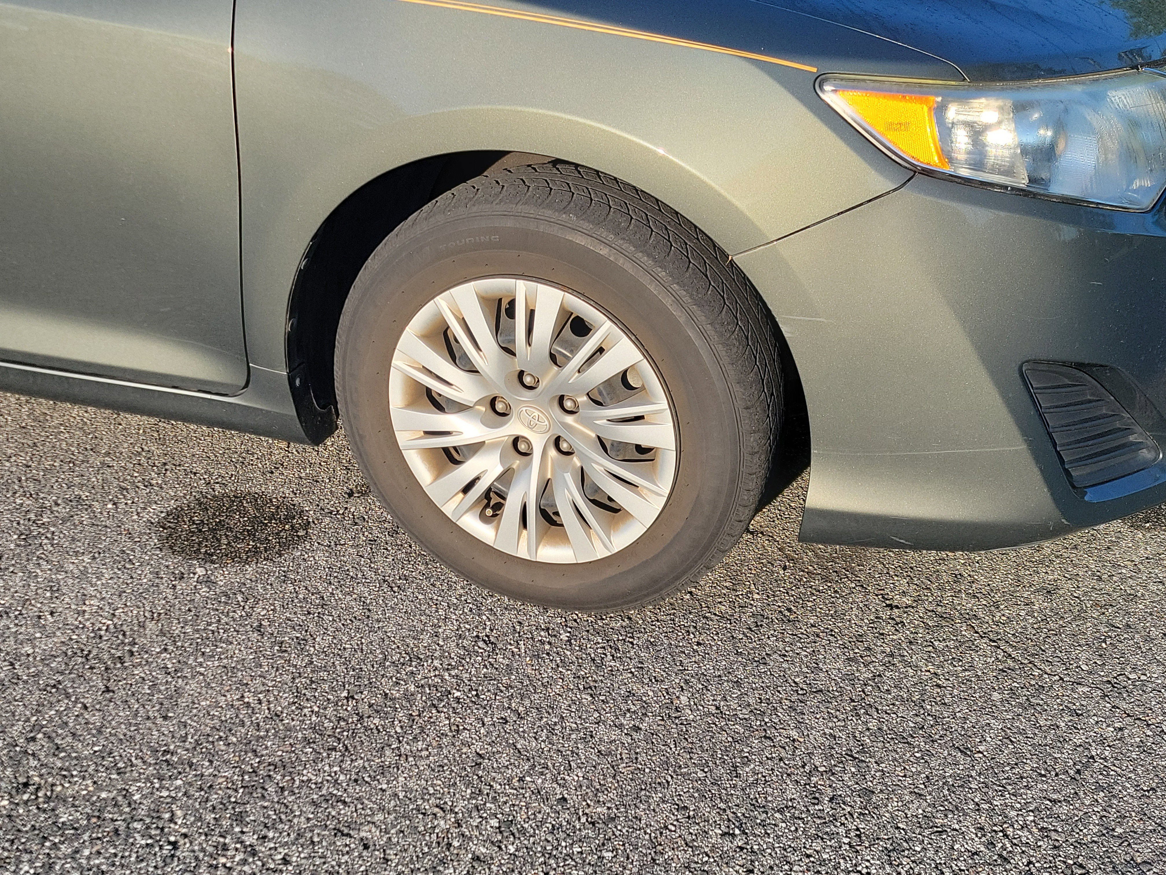 Used 2013 Toyota Camry L image 8