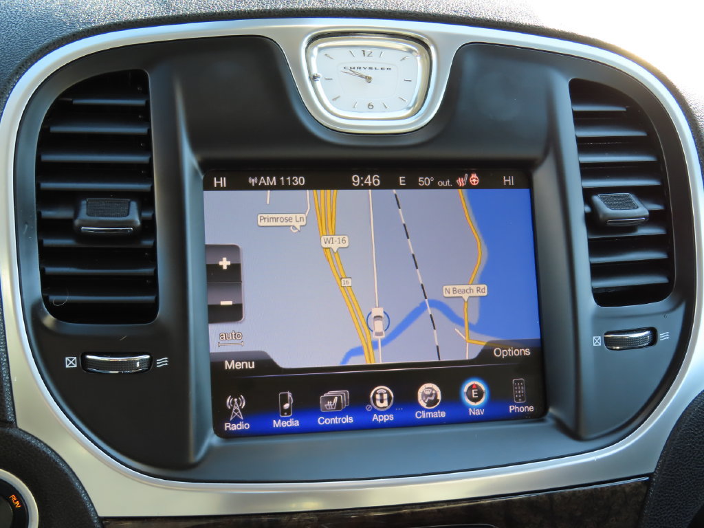 Used 2015 Chrysler 300 C RWD image 9