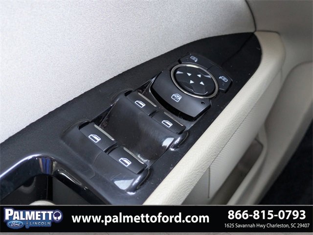 Used 2015 Ford Fusion SE image 23