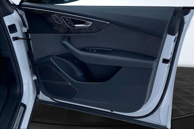 Used 2019 Audi Q8 Prestige image 27