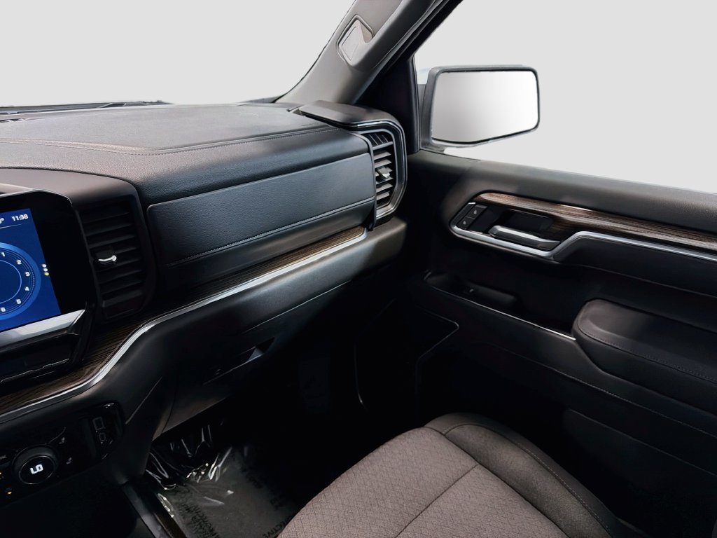 Used 2025 Chevrolet Silverado 1500 LT AWD/4WD image 21