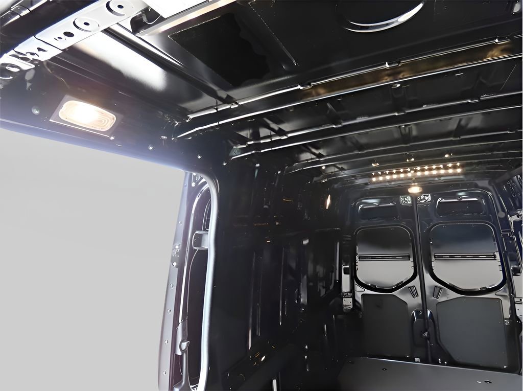 Used 2024 Mercedes-Benz Sprinter 2500 image 21