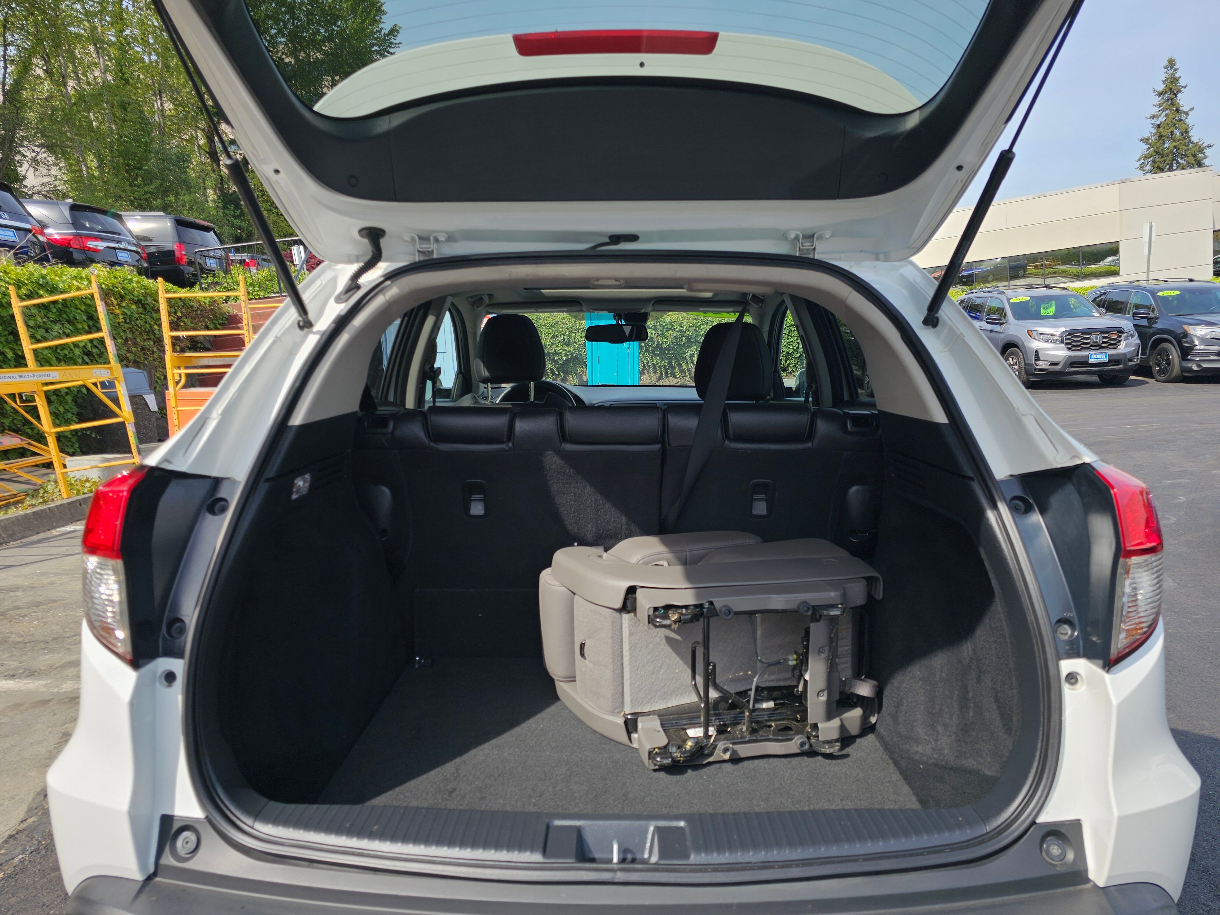 Used 2021 Honda HR-V EX-L image 15