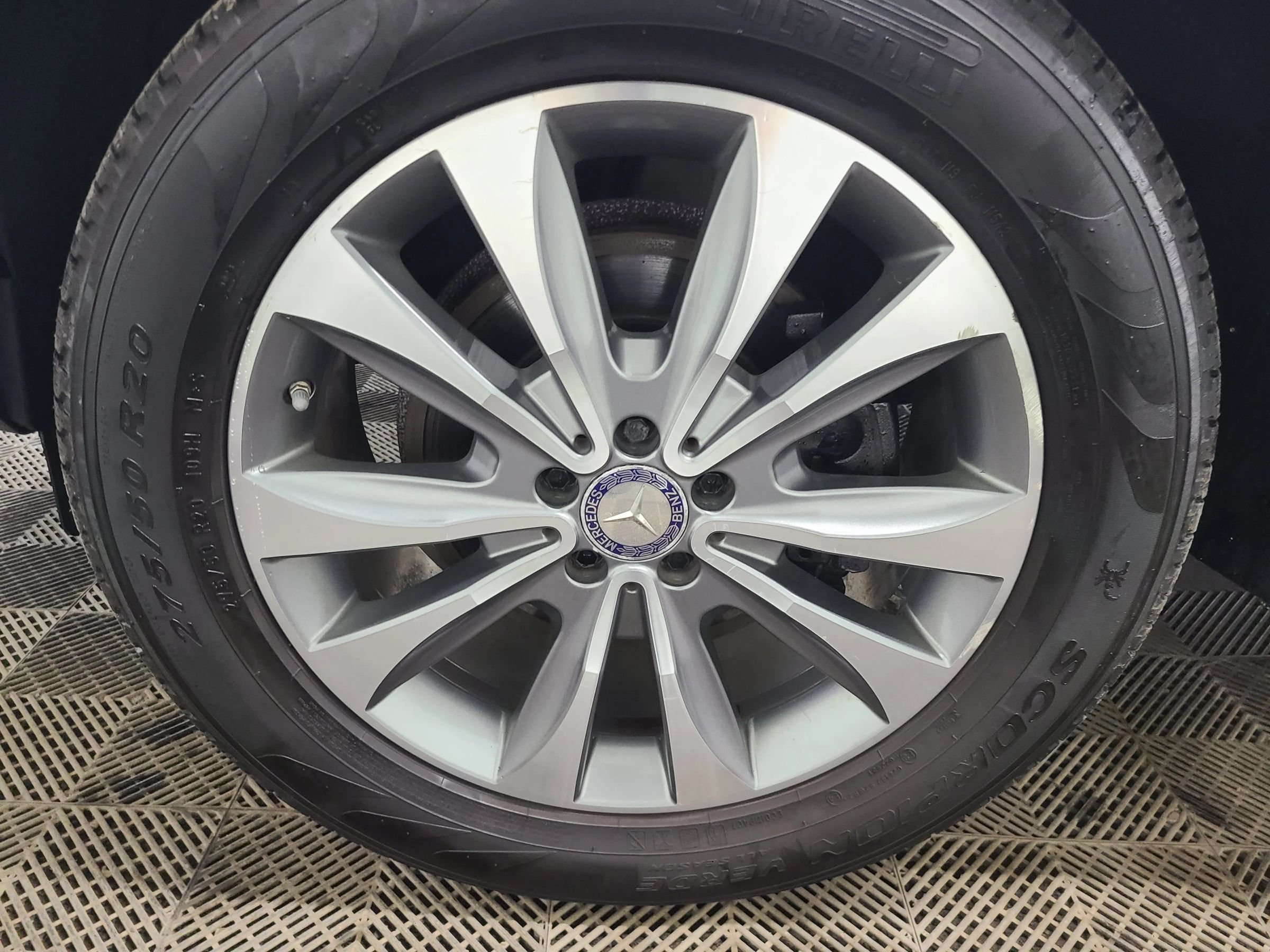 Used 2016 Mercedes-Benz GL 450 4MATIC image 17