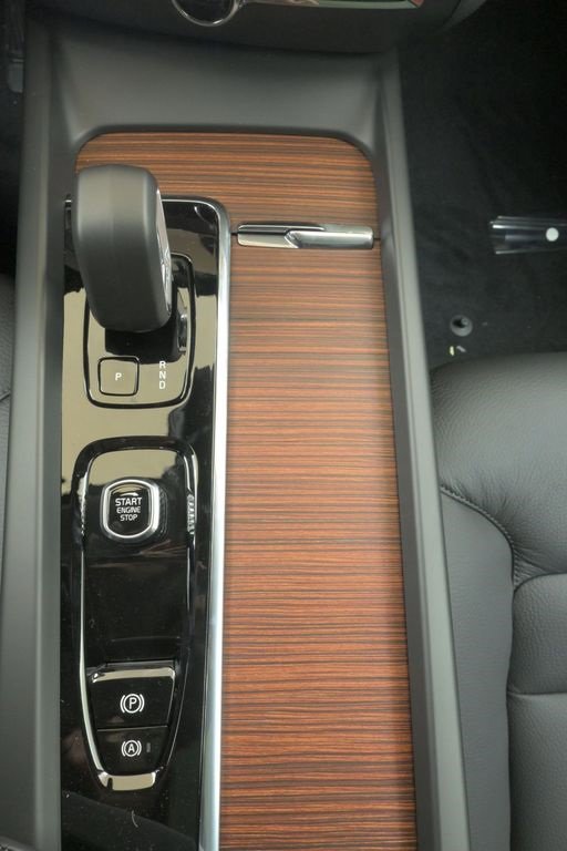 New 2026 Volvo V60 B5 Cross Country Plus w/ Protection Package Premier image 32