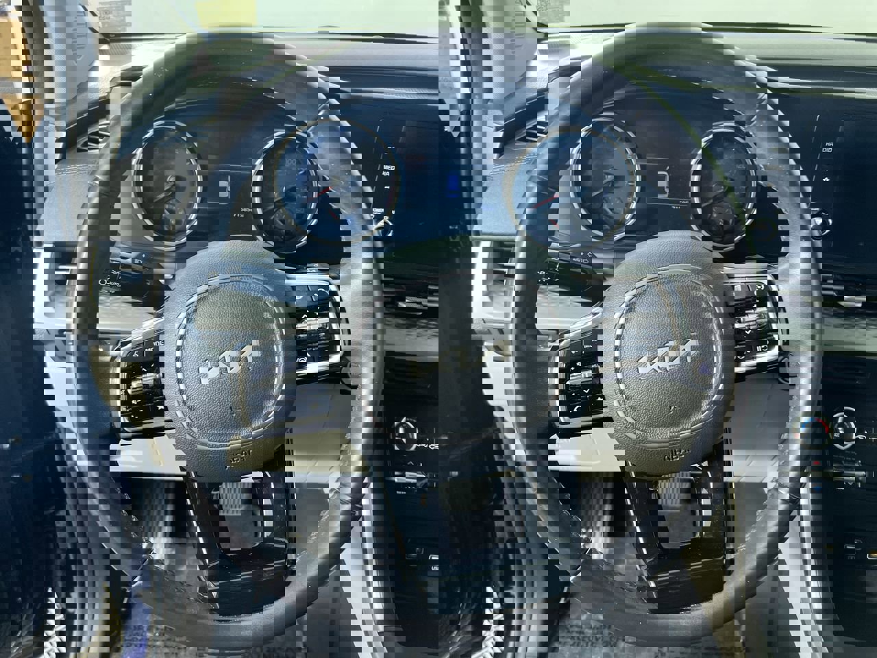 Certified 2024 Kia Carnival LX image 16