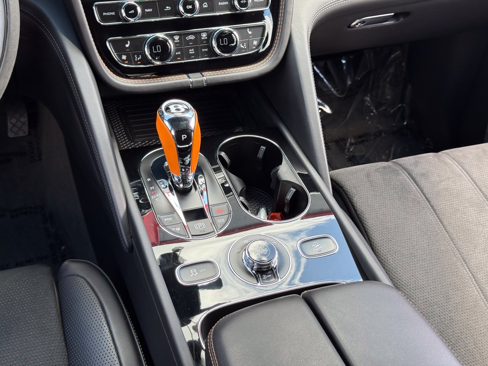 Used 2023 Bentley Bentayga AWD/4WD image 41