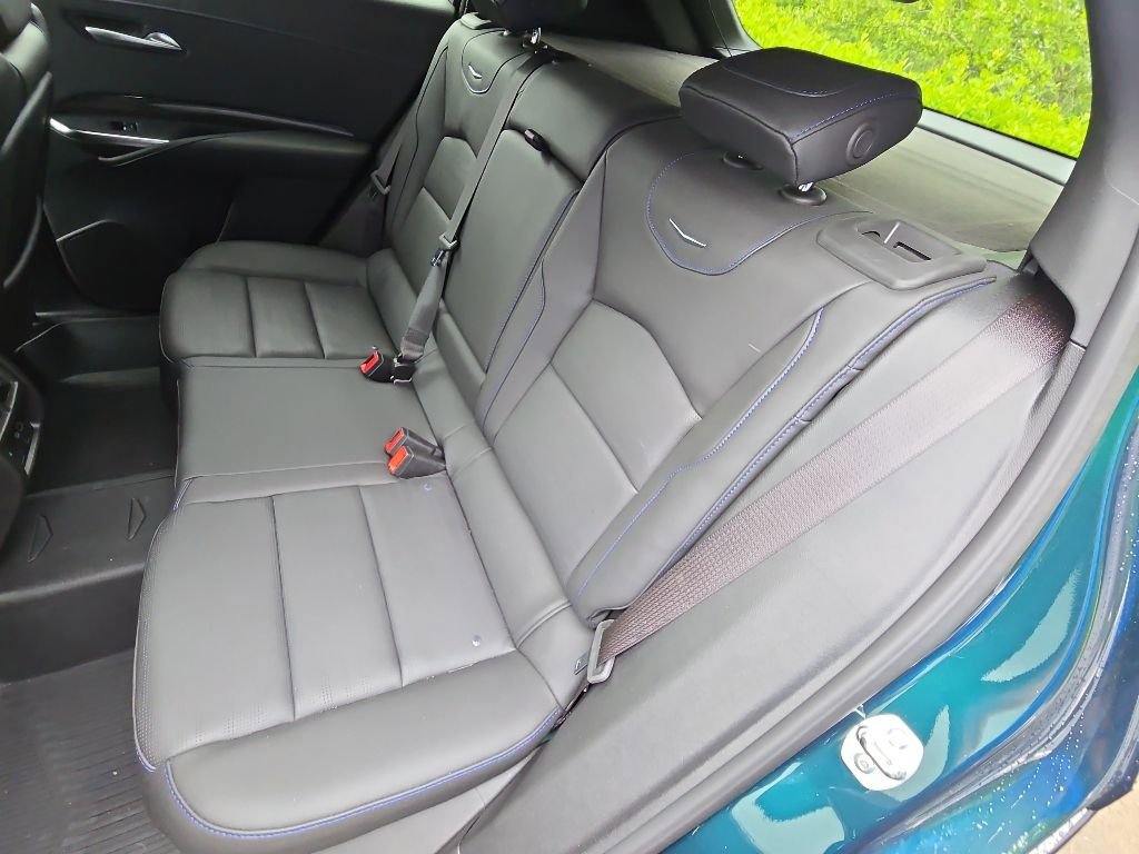 Used 2025 Cadillac XT4 Sport FWD image 14