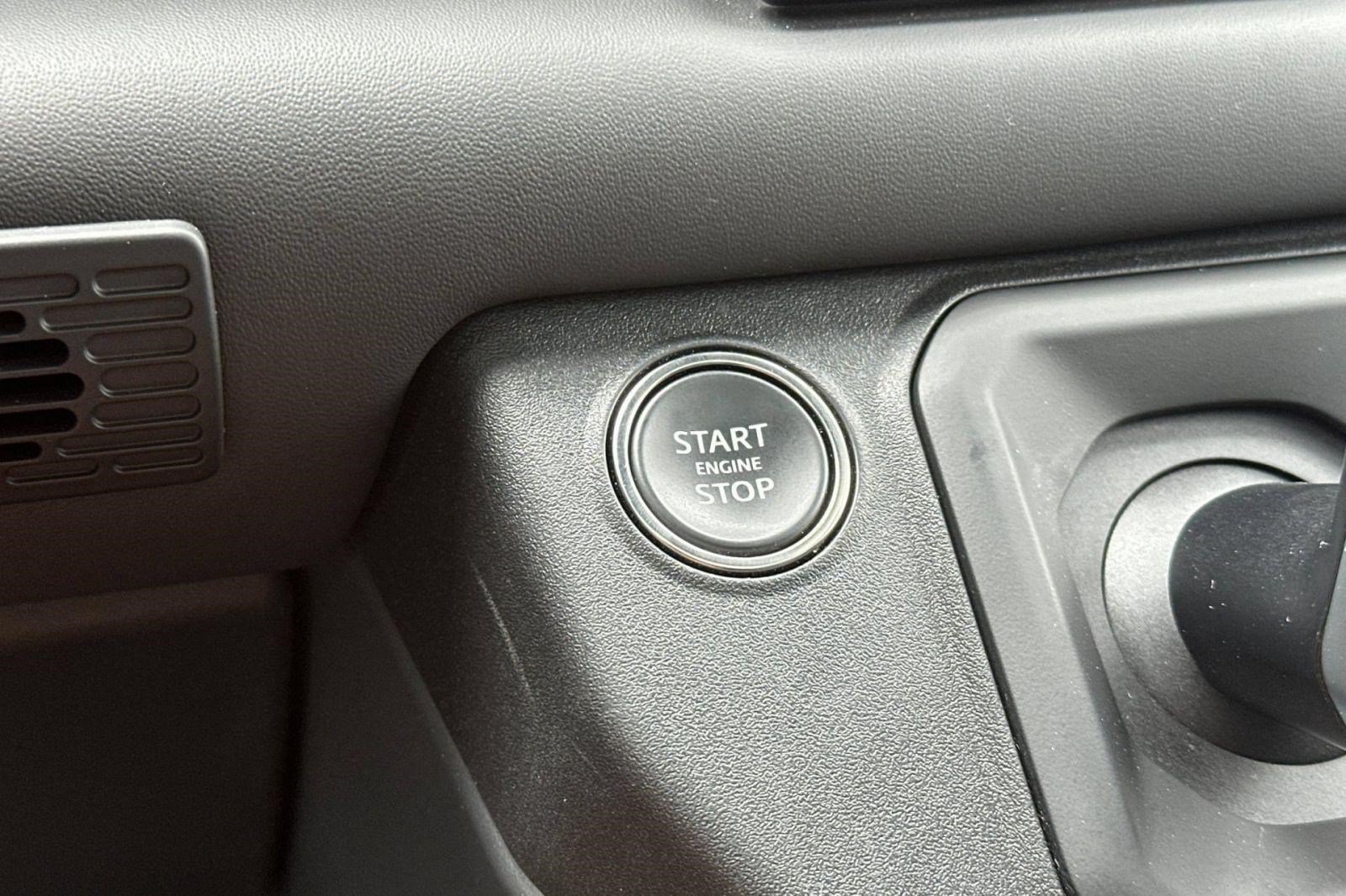 Certified 2024 Land Rover Defender 130 X-Dynamic SE AWD/4WD image 15