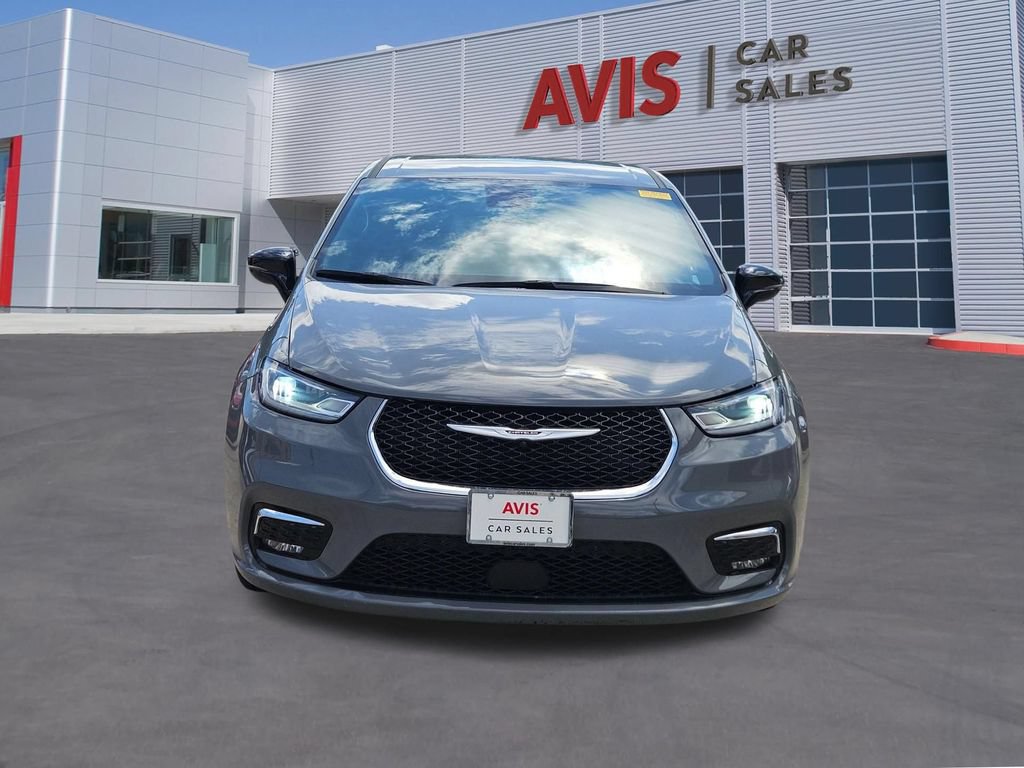Used 2025 Chrysler Pacifica Select FWD image 10