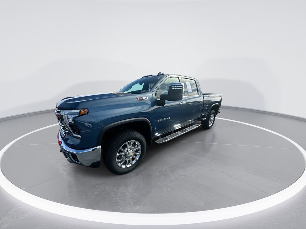 Used 2025 Chevrolet Silverado 2500 LTZ w/ LTZ Premium Package image 4