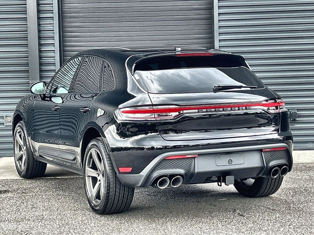 Certified 2026 Porsche Macan AWD/4WD image 3