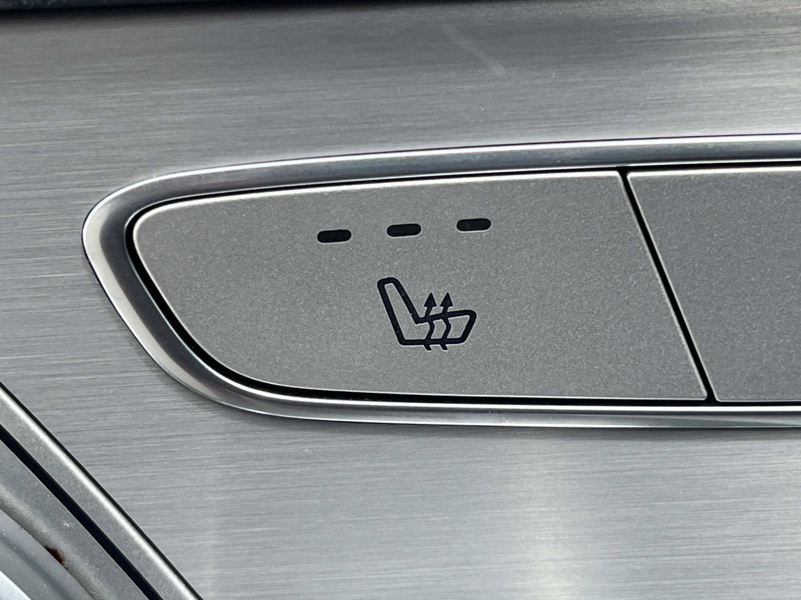 Used 2019 Mercedes-Benz GLC 300 4MATIC Coupe image 21