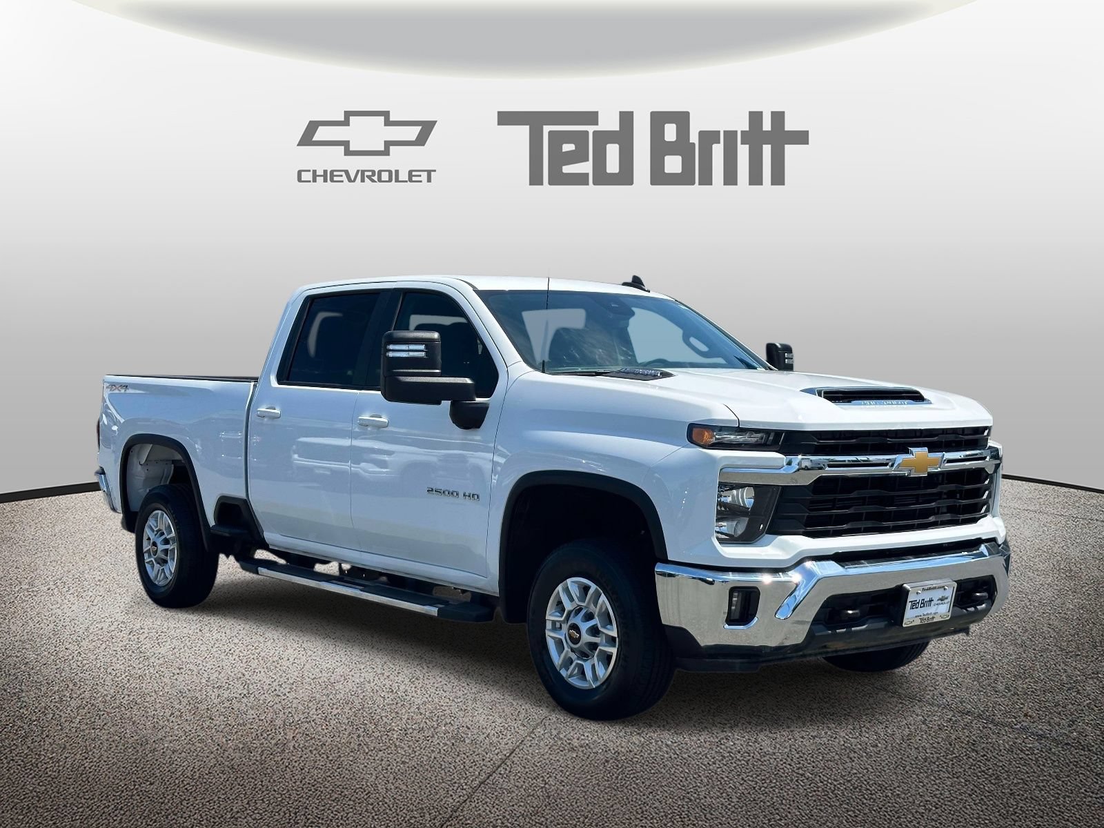 Used 2025 Chevrolet Silverado 2500 LT w/ Convenience Package AWD/4WD image 3