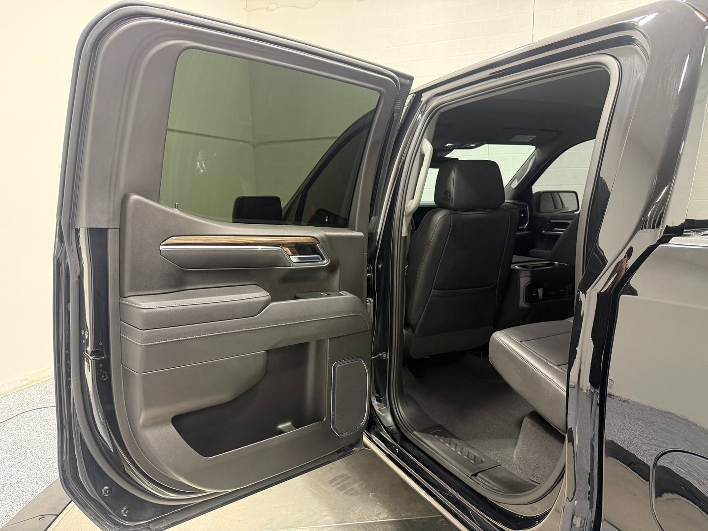 Used 2025 Chevrolet Silverado 1500 LT Trail Boss w/ LT Trail Boss Premium Package image 28