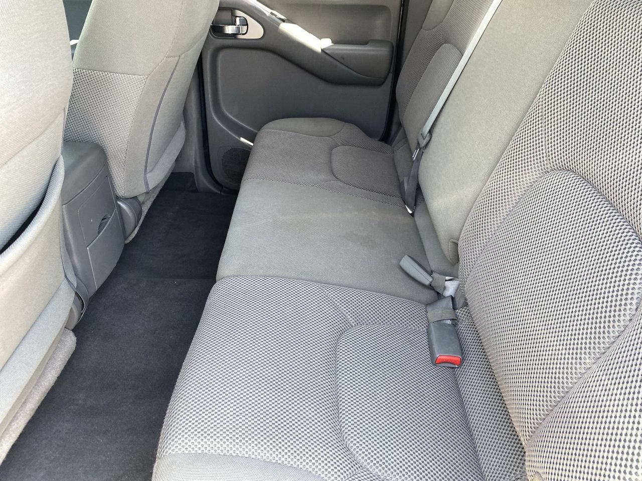 Certified 2021 Nissan Frontier SV w/ Midnight Edition Floor Mats AWD/4WD image 14