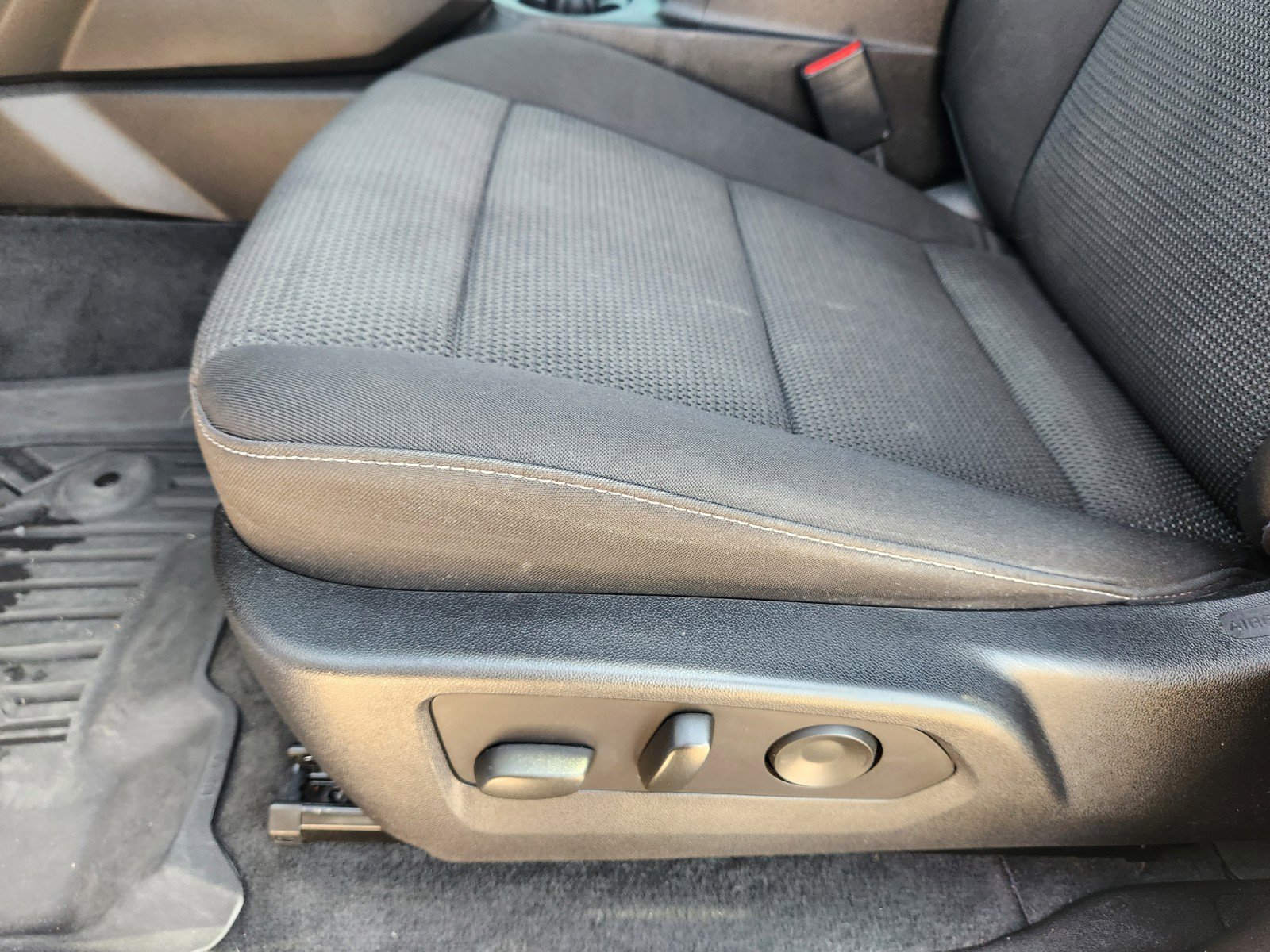Used 2023 Chevrolet Colorado LT w/ LT Convenience Package II RWD image 20