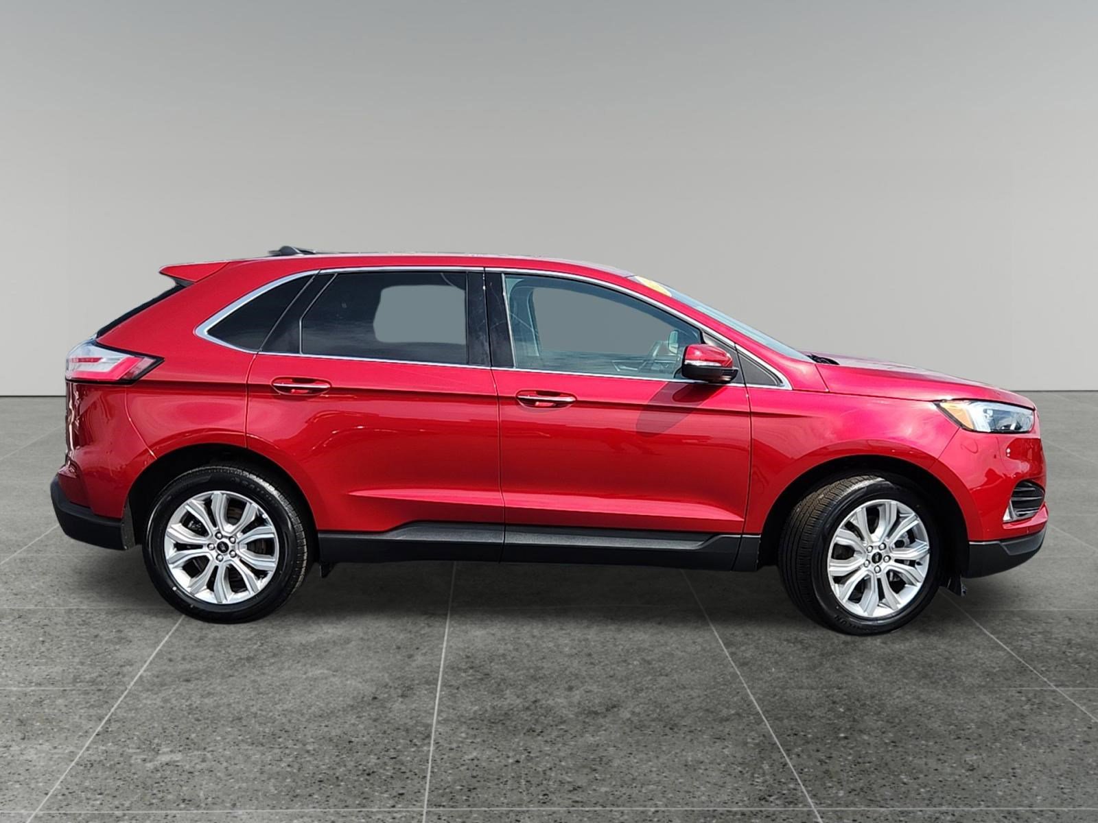 Used 2024 Ford Edge Titanium AWD/4WD image 8