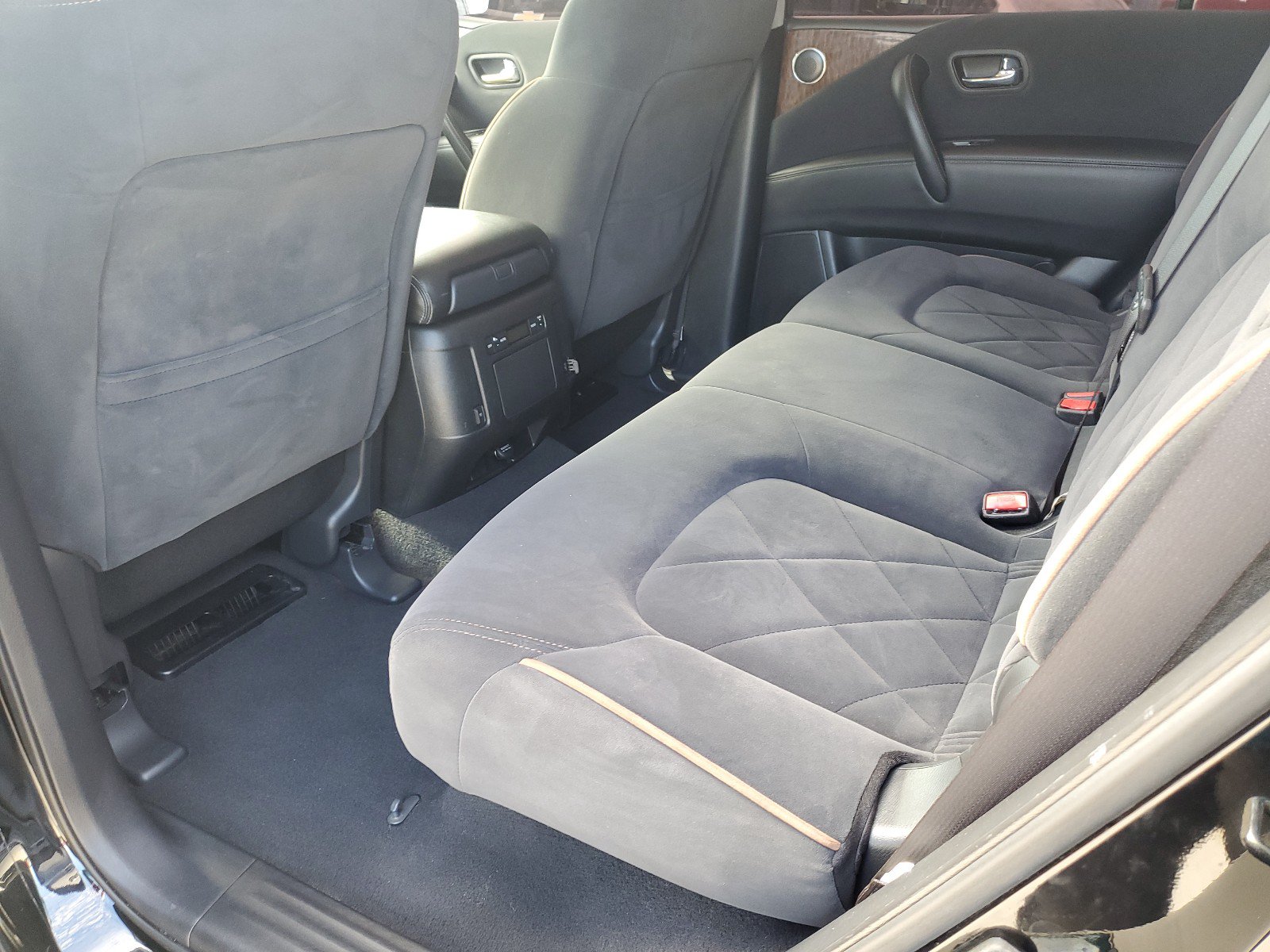 Used 2018 Nissan Armada SV w/ Driver Package RWD image 14
