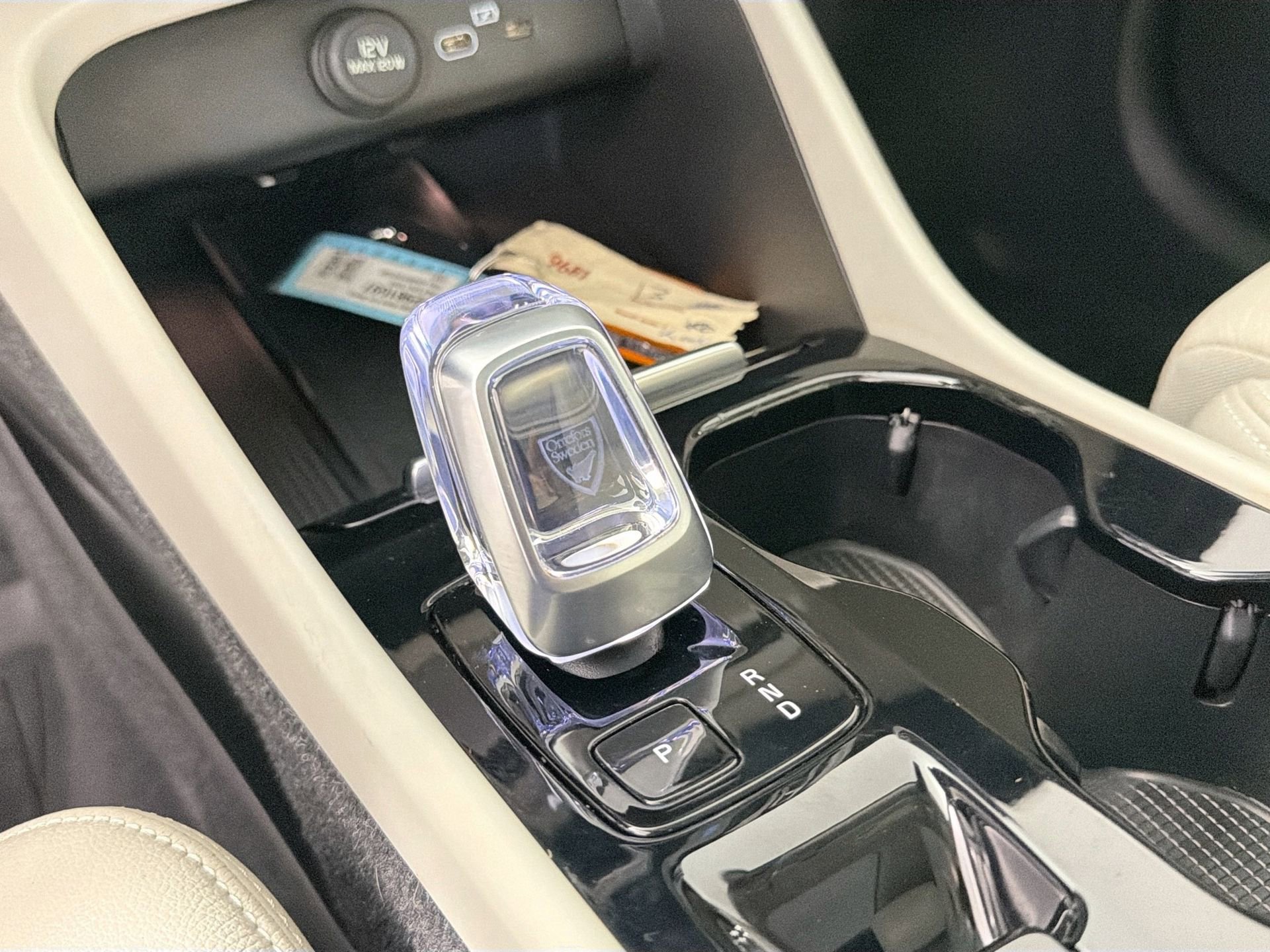 Certified 2023 Volvo XC40 B5 Plus w/ Protection Package Premier image 17