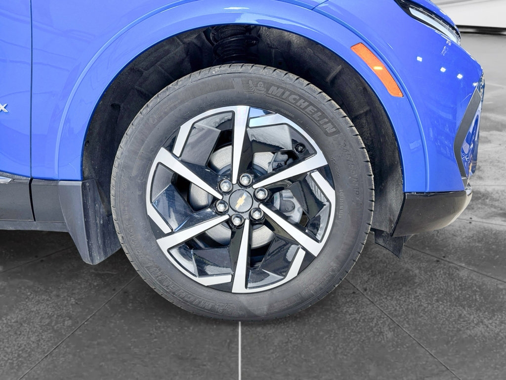 Used 2024 Chevrolet Equinox EV LT w/ LPO, Active Package AWD/4WD image 34