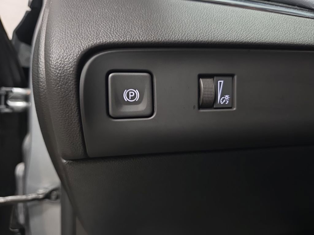 Certified 2023 Buick Enclave Essence image 27