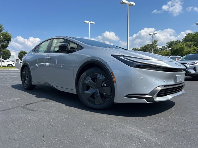 New 2025 Toyota Prius Plug-In Hybrid image 3