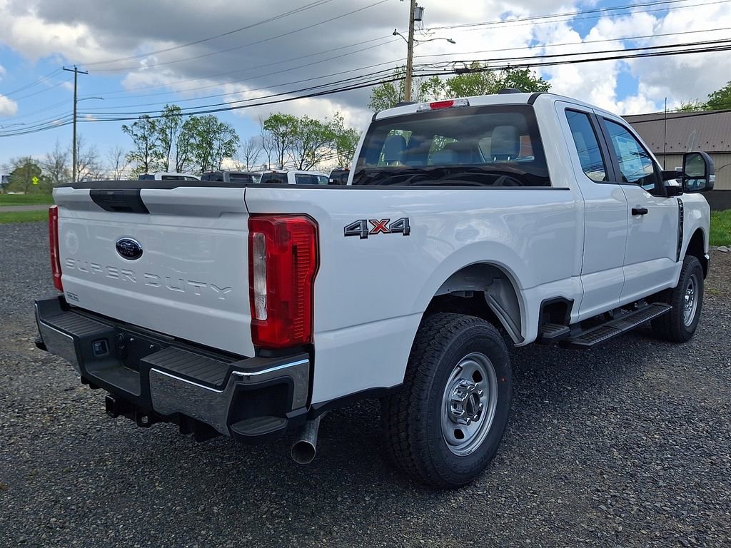 New 2026 Ford F350 XL w/ XL Chrome Package image 3