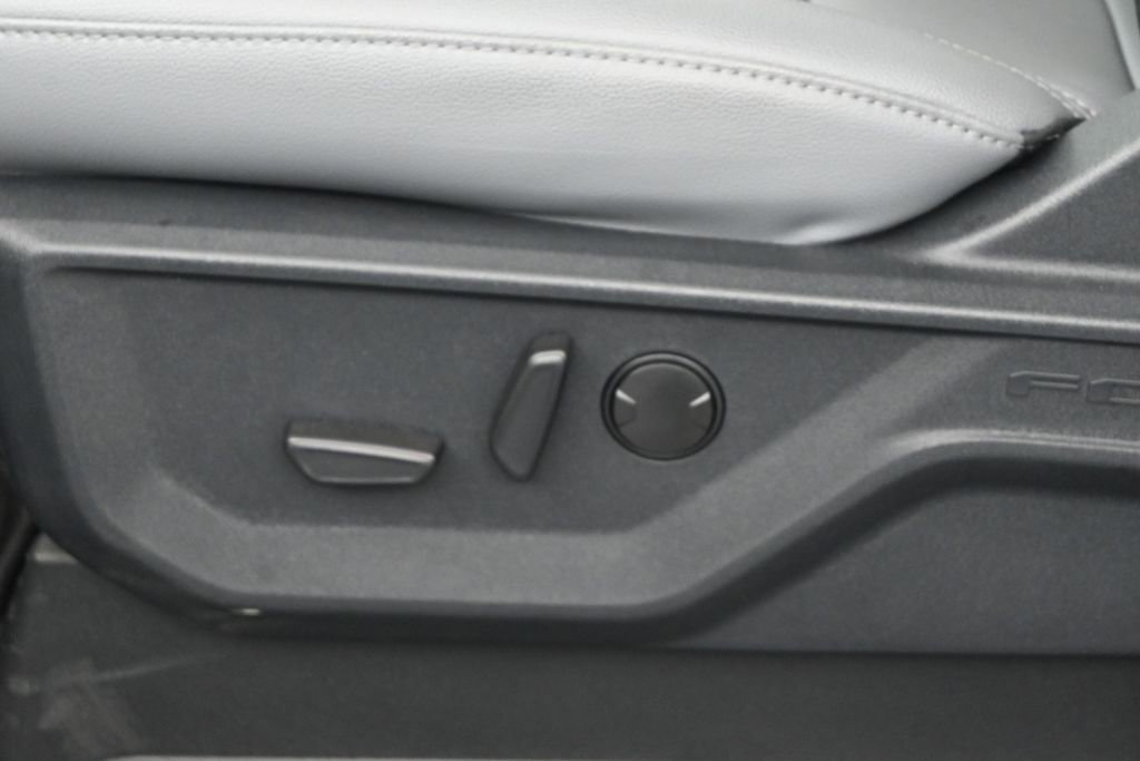 New 2025 Ford F150 Lightning Flash AWD/4WD image 9