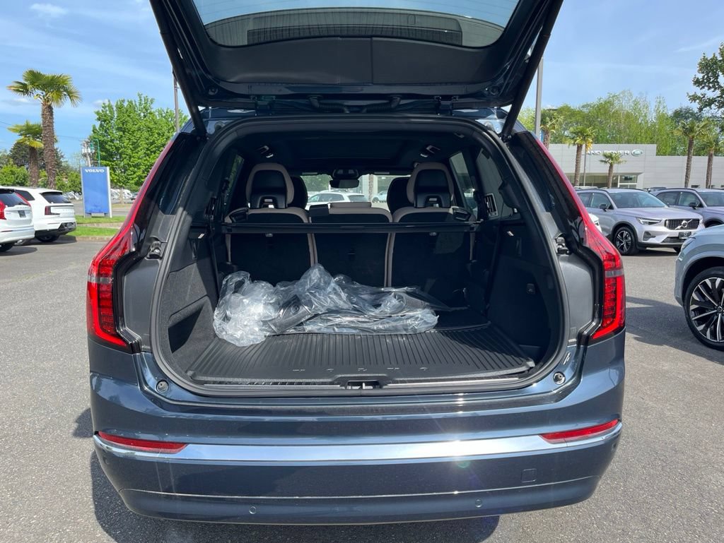 New 2026 Volvo XC90 B5 Core w/ Protection Package AWD/4WD image 16