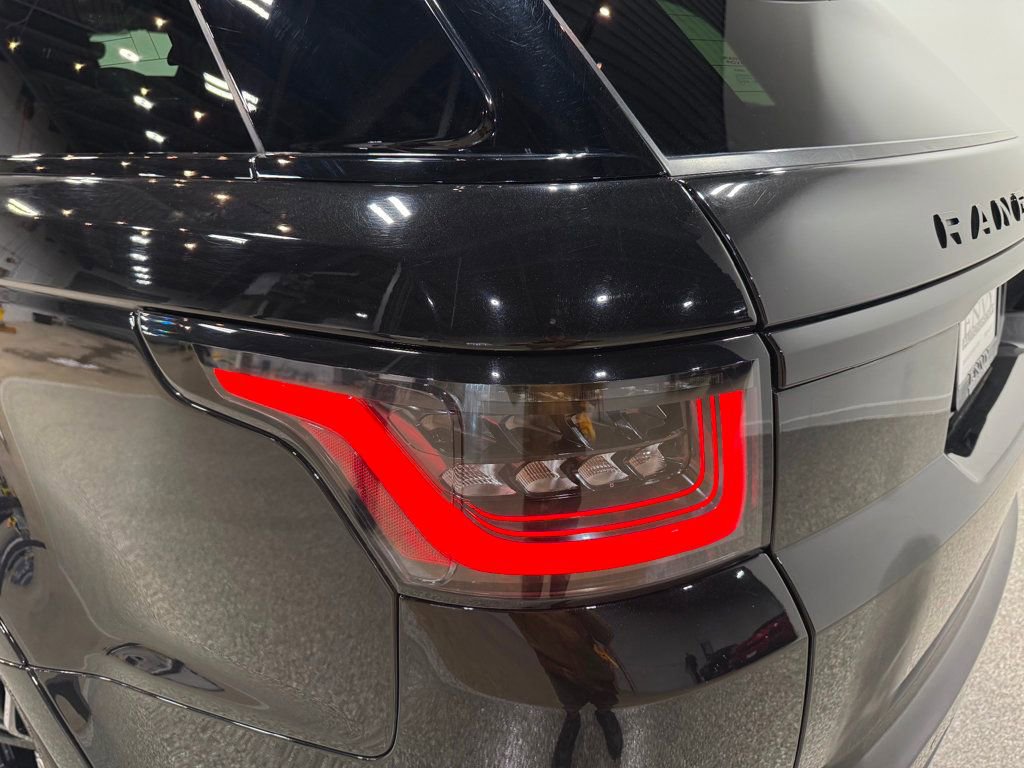 Used 2022 Land Rover Range Rover Sport SVR image 12