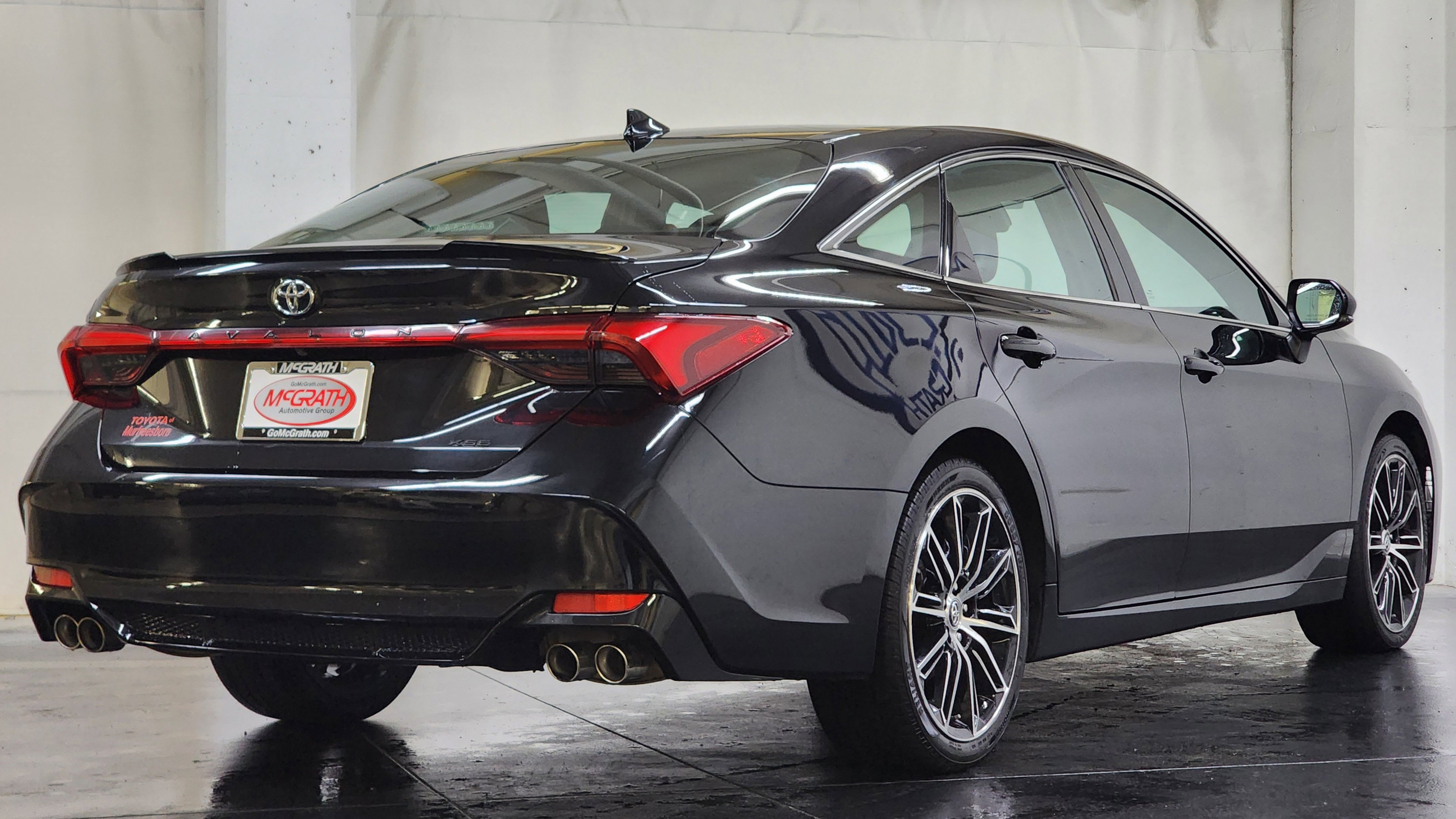 Used 2020 Toyota Avalon XSE image 5