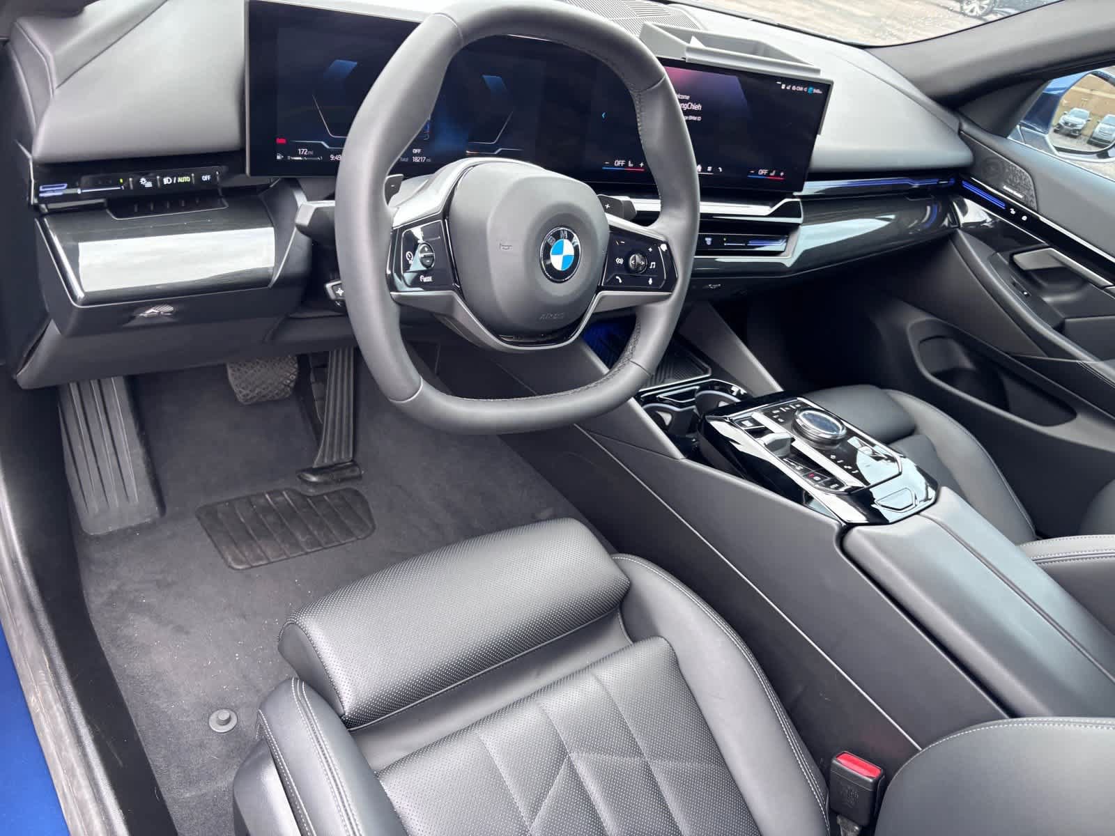 Used 2025 BMW 530i RWD image 16
