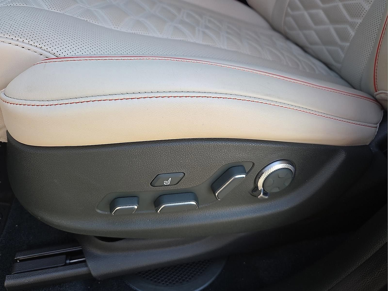 Used 2025 Genesis GV80 3.5T image 14