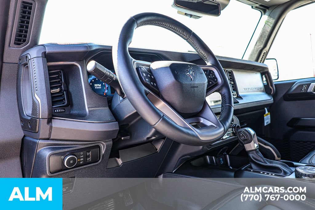 Used 2025 Ford Bronco Badlands image 26
