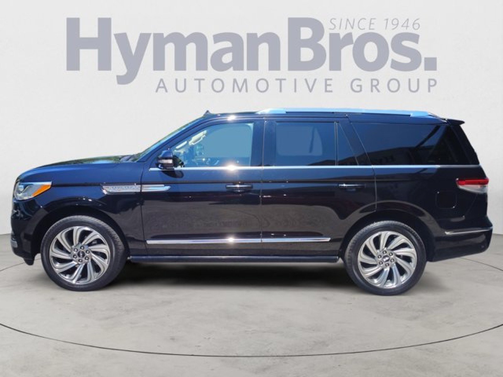 Used 2023 Lincoln Navigator Reserve AWD/4WD image 6