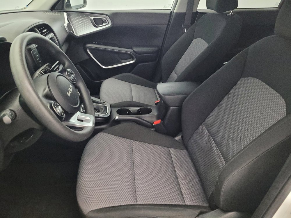 Used 2023 Kia Soul LX w/ LX Technology Package image 17