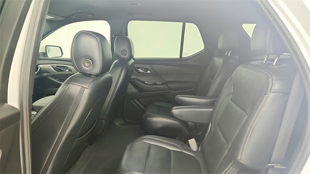 Used 2023 Chevrolet Traverse LT image 21