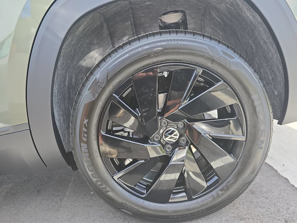 New 2026 Volkswagen Atlas SE FWD image 27