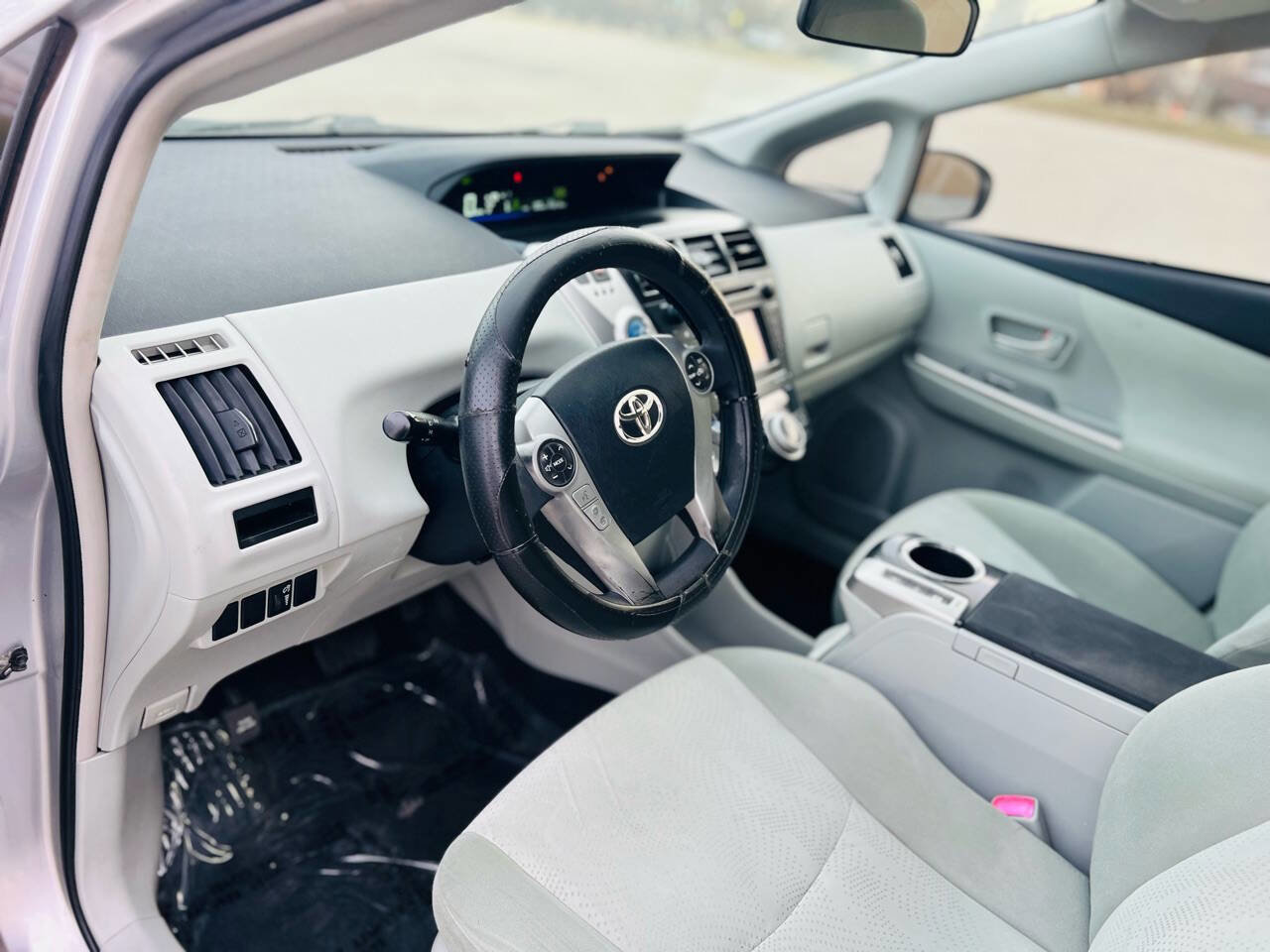 Used 2012 Toyota Prius V Three image 11