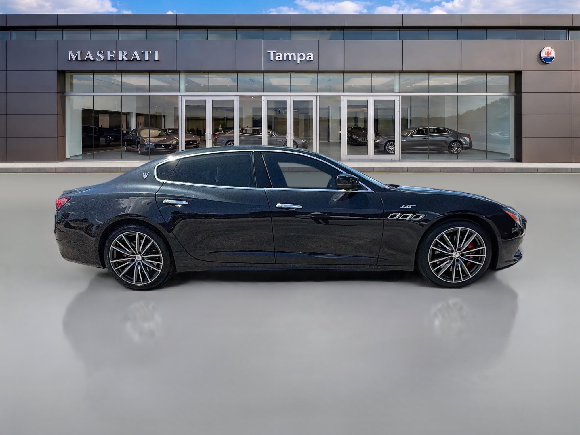 Used 2022 Maserati Quattroporte GT RWD image 2