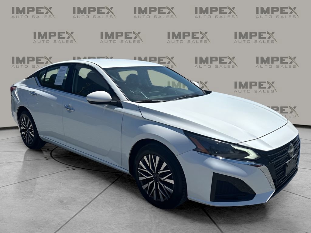 Used 2023 Nissan Altima 2.5 SV image 7